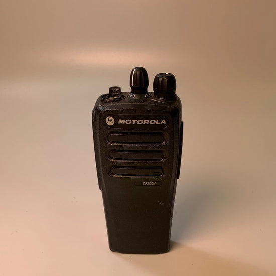 MOTOROLA CP200D AAH01QDC9JA2AN UHF DIGITAL AND ANALOG PORTABLE Radio *